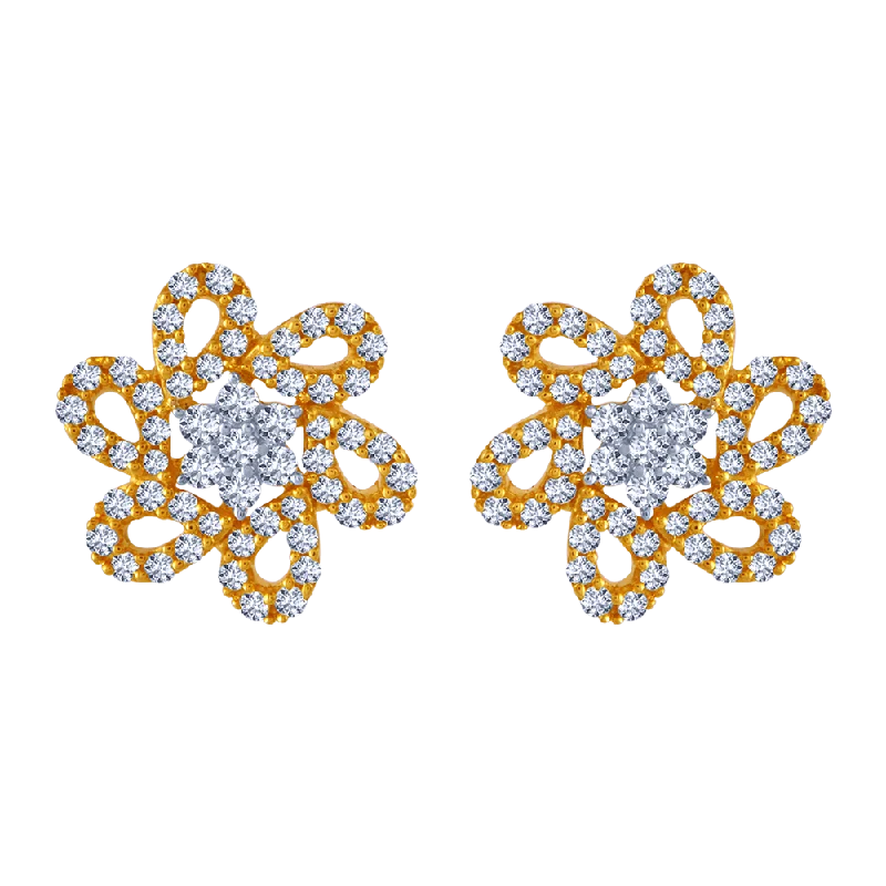 18k Delicate Flower Shape Diamond Earring.