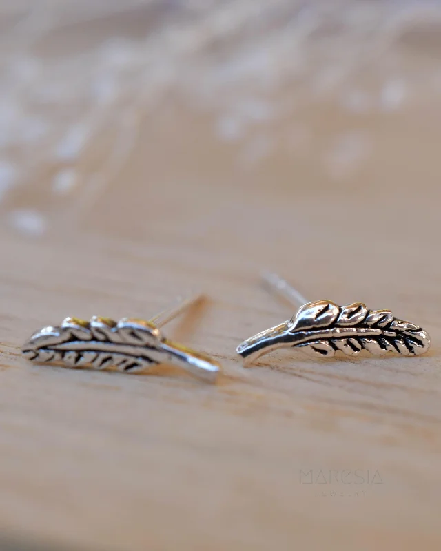 Leaf Stud Earrings ~ Sterling silver 925 ~ SME076