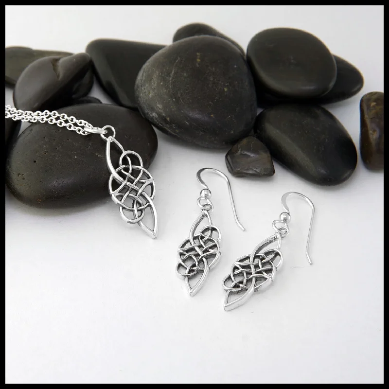 Le Chéile Pendant and Earrings in Silver