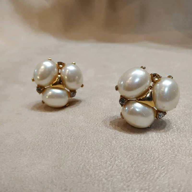 Vintage Ciner 3 Pearl Earrings